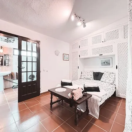 Charming Spanish Style Bungalow, Bbq,wf,terrace Mir09 Διαμέρισμα