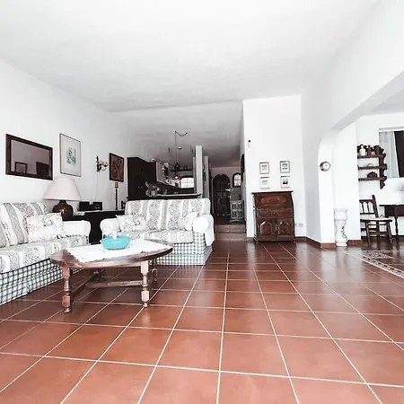 Διαμέρισμα Charming Spanish Style Bungalow, Bbq,wf,terrace Mir09 *